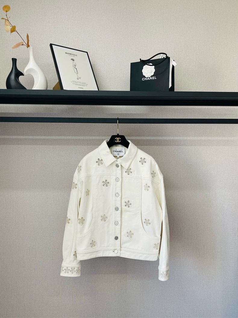Chanel Chanel White camellia hollow denim jacket 2504-Nextarrow Size XS / US 0-2 / IT 36-38 - 1 Thumbnail