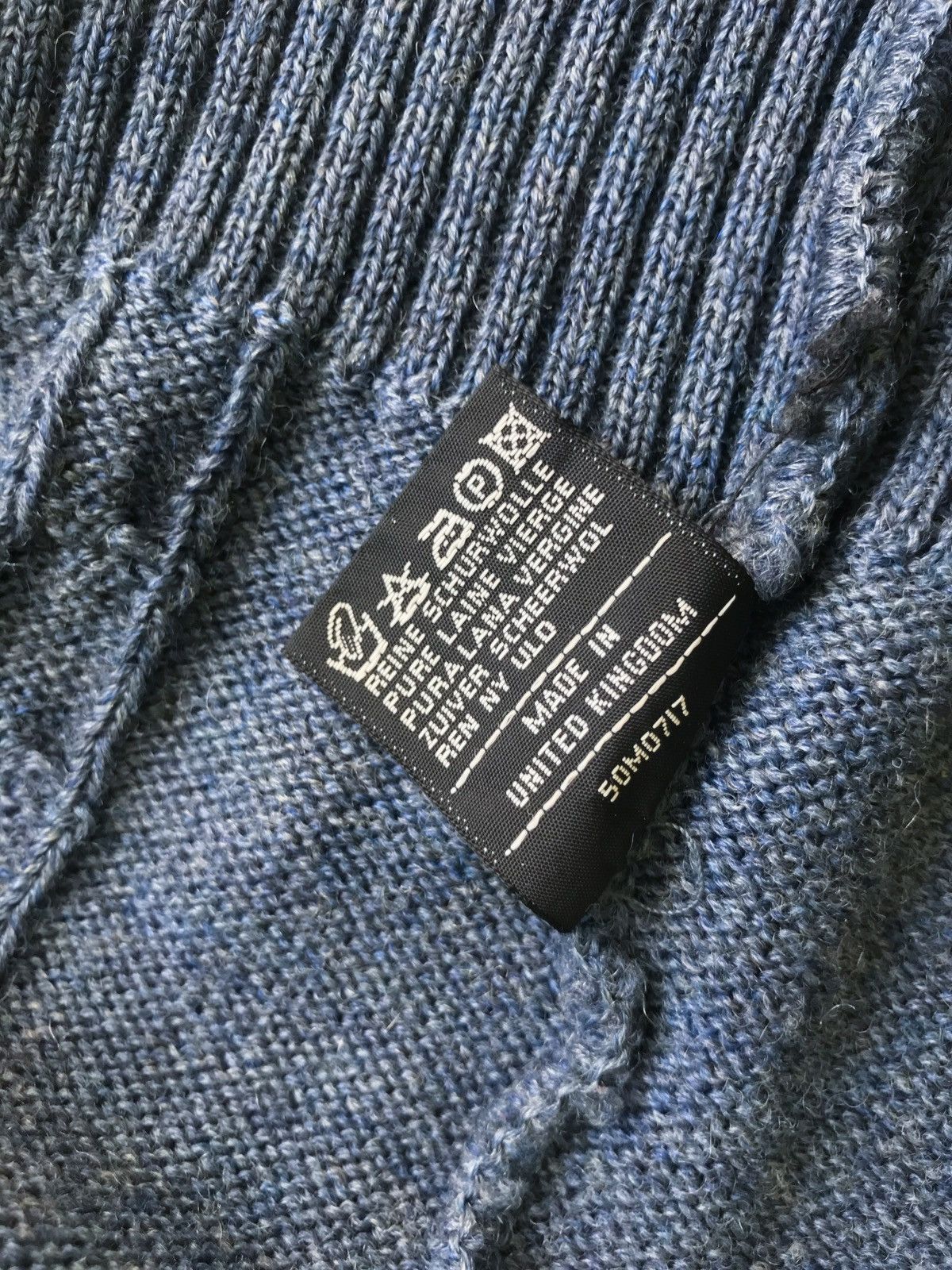 Burberry VINTAGE BURBERRY KNIT SWEATER Blue Pure New Wool MENS Size US XL / EU 56 / 4 - 7 Thumbnail