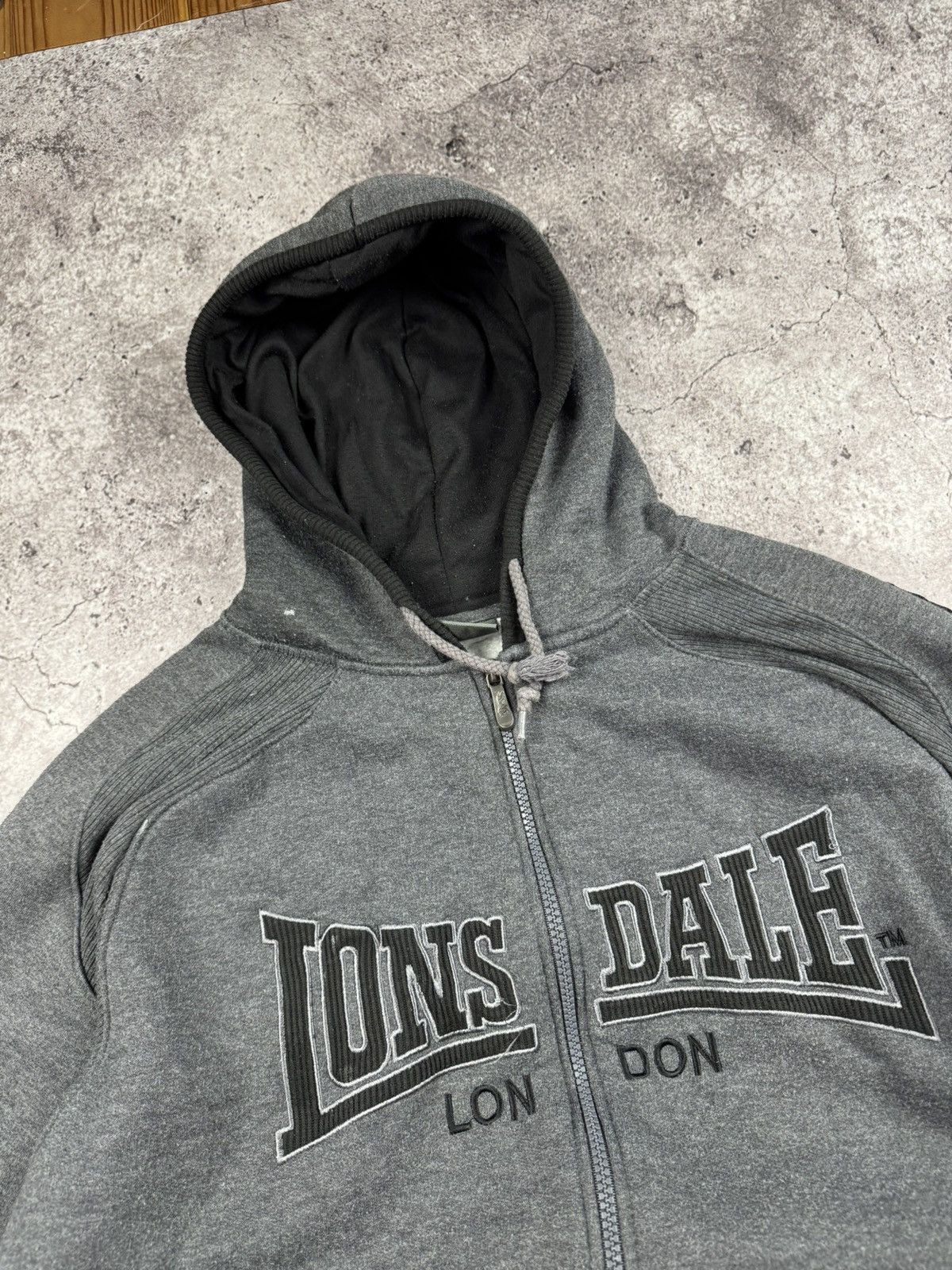 Lonsdale Vintage Man’s Lonsdale Big Central Logo Zip Hoodie Size US L / EU 52-54 / 3 - 3 Thumbnail