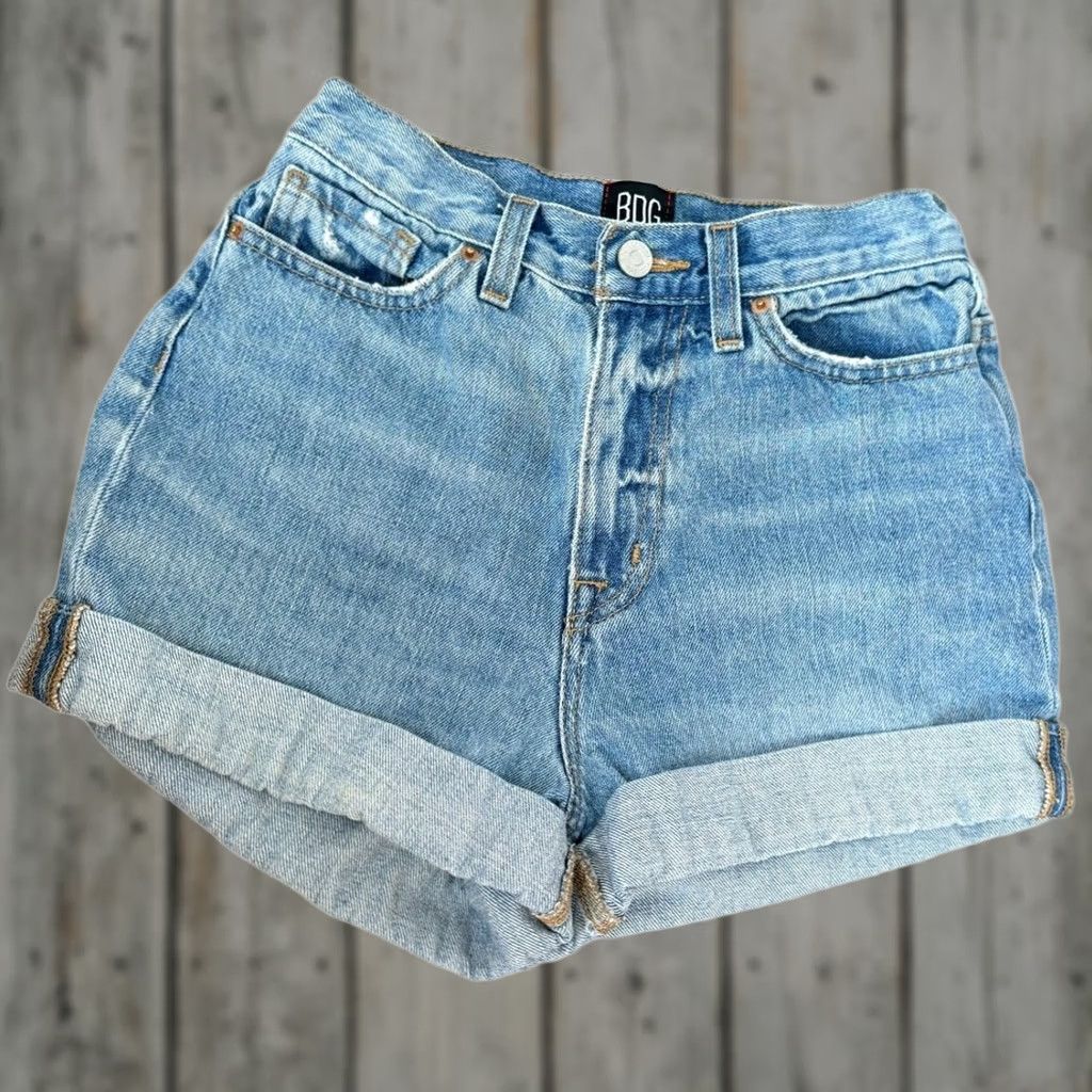 Bdg BDG Mom Denim Shorts 100% Cotton Blue 25 Womens Regular High Rise with Pockets Size 42" / US 20 - 1 Thumbnail