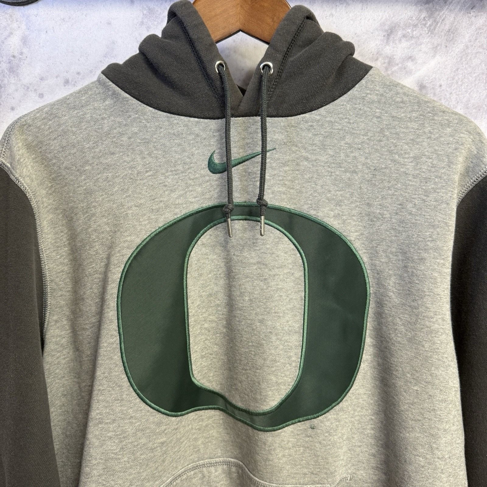 Nike University of Oregon Ducks Nike Center Swoosh Hoodie Sweatsh Size US M / EU 48-50 / 2 - 1 Thumbnail