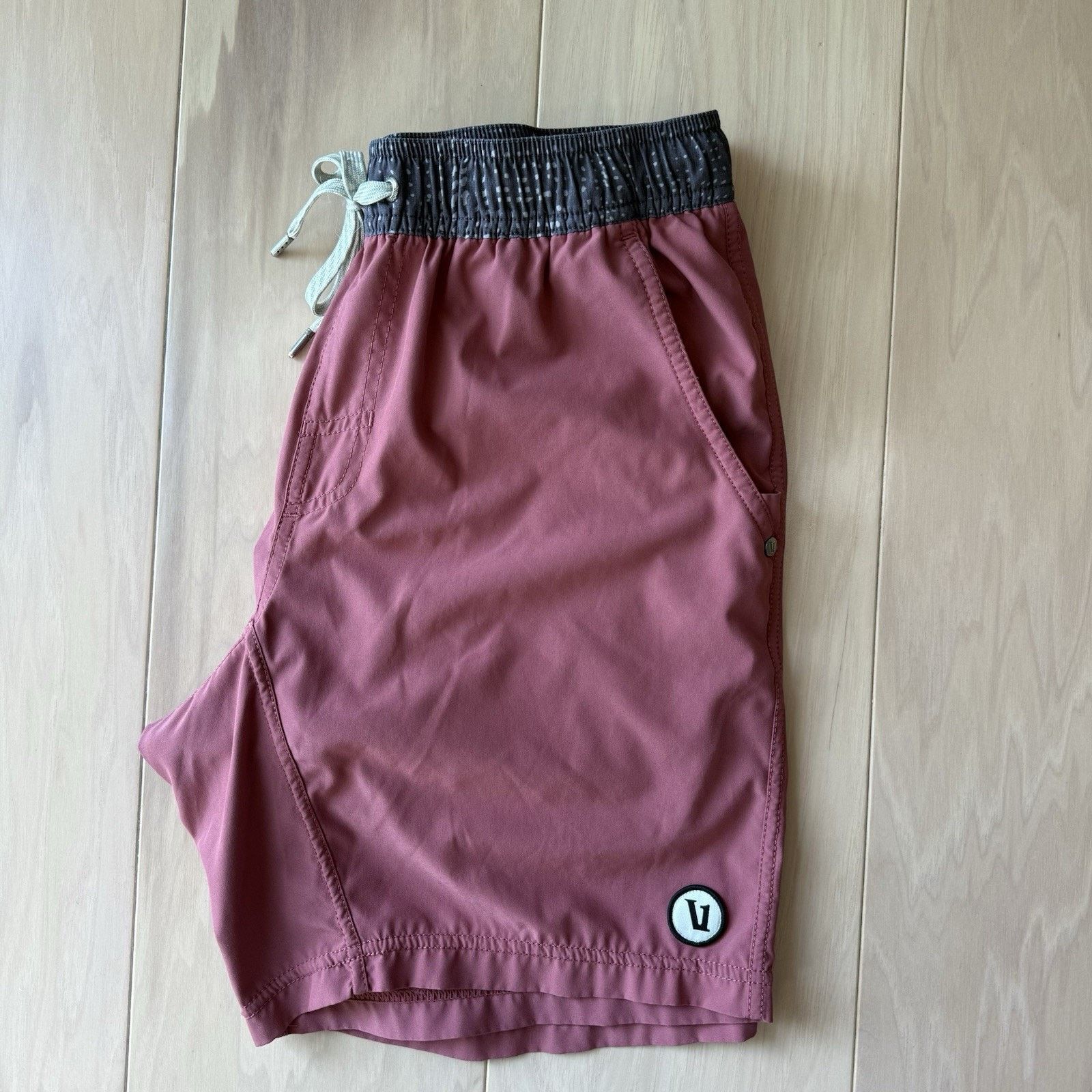 Vuori Vuori Kore Shorts Small Rust Red Lightweight Workout Size US 26 / EU 42 - 2 Thumbnail