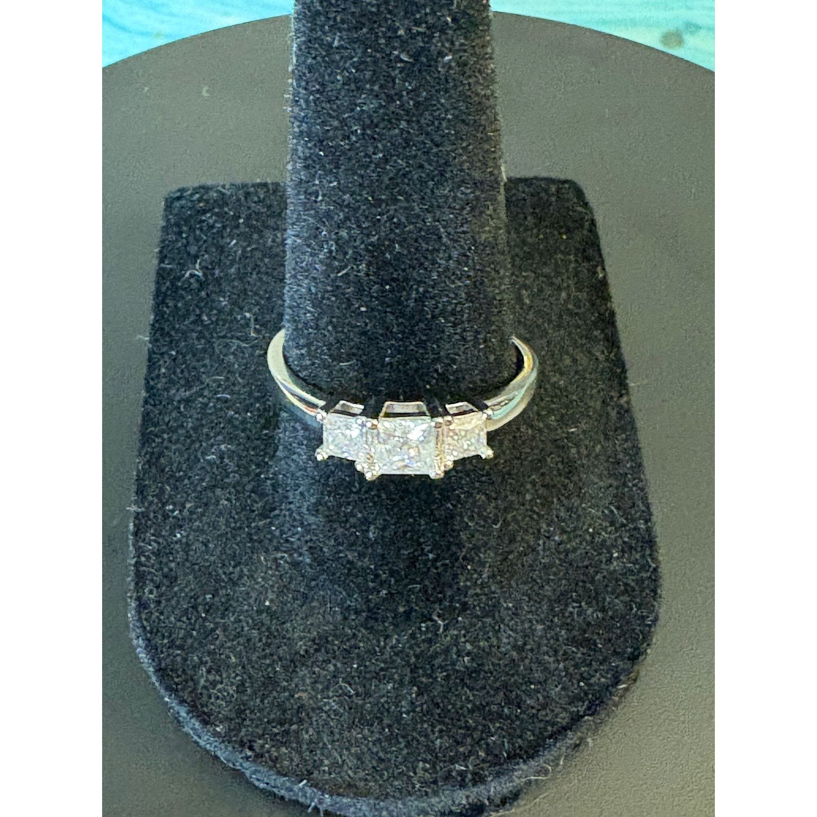 Jewelry SZ 8 - Moissanite 1CTW, 3 Stone Silver Ring w/ GRA Size ONE SIZE - 2 Thumbnail