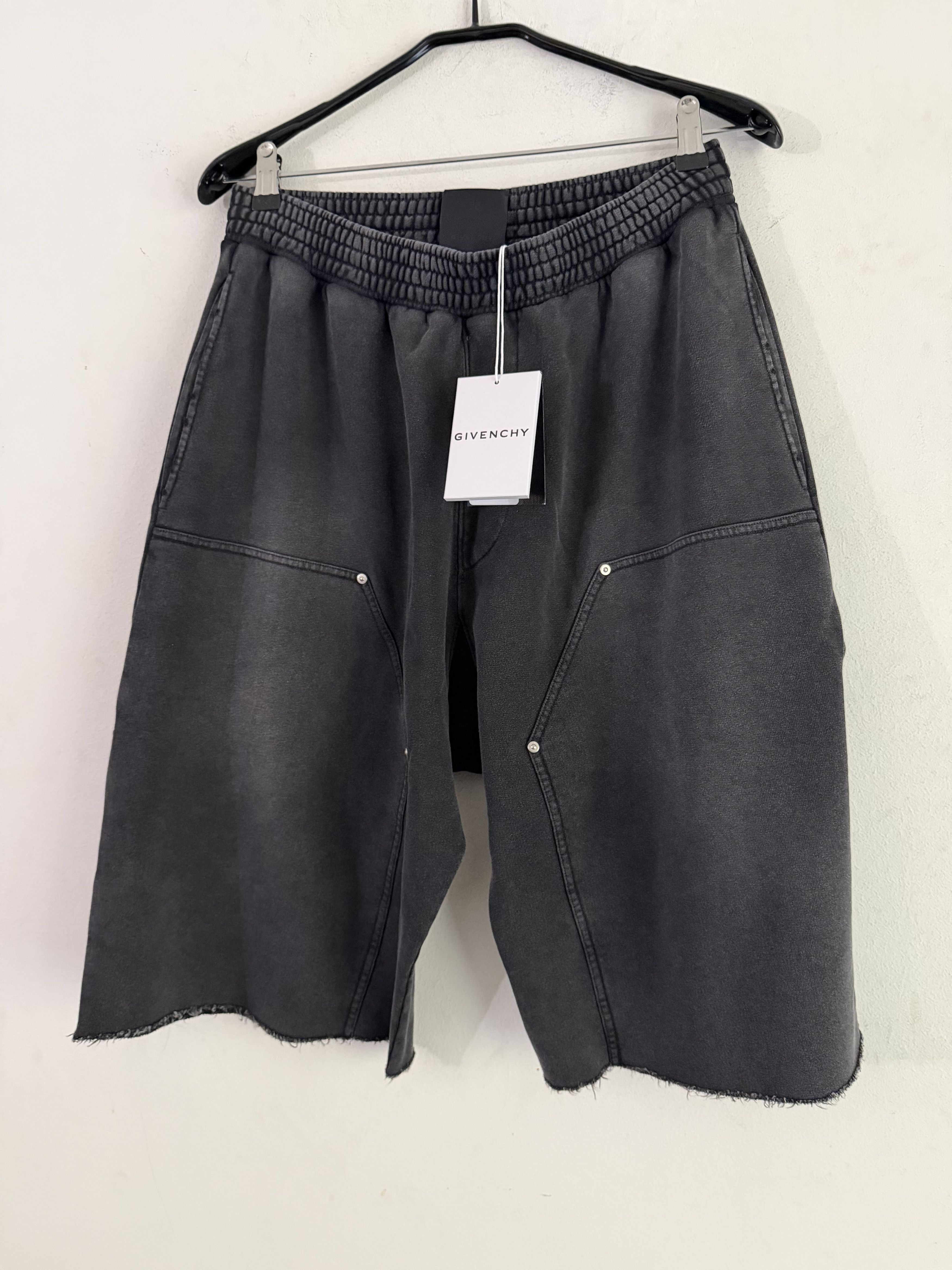Givenchy Oversized Faded Black Carpenter Shorts Size US 30 / EU 46 - 3 Thumbnail