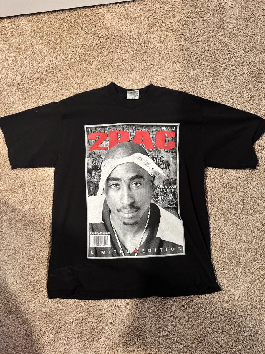 Vintage Tupac tee Size US M / EU 48-50 / 2 - 1 Thumbnail