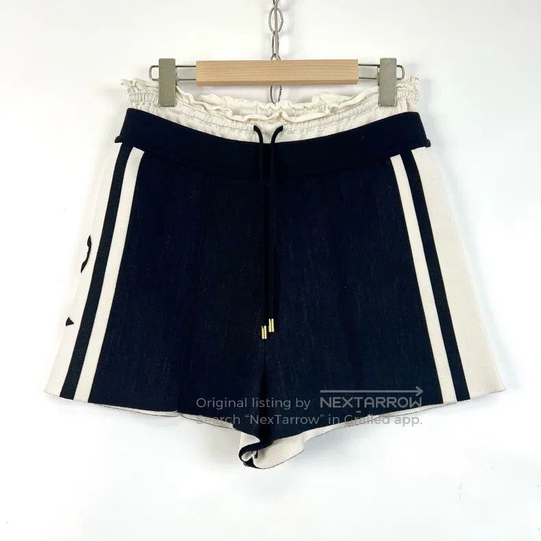 Louis Vuitton size m Black and white paneled classic presby