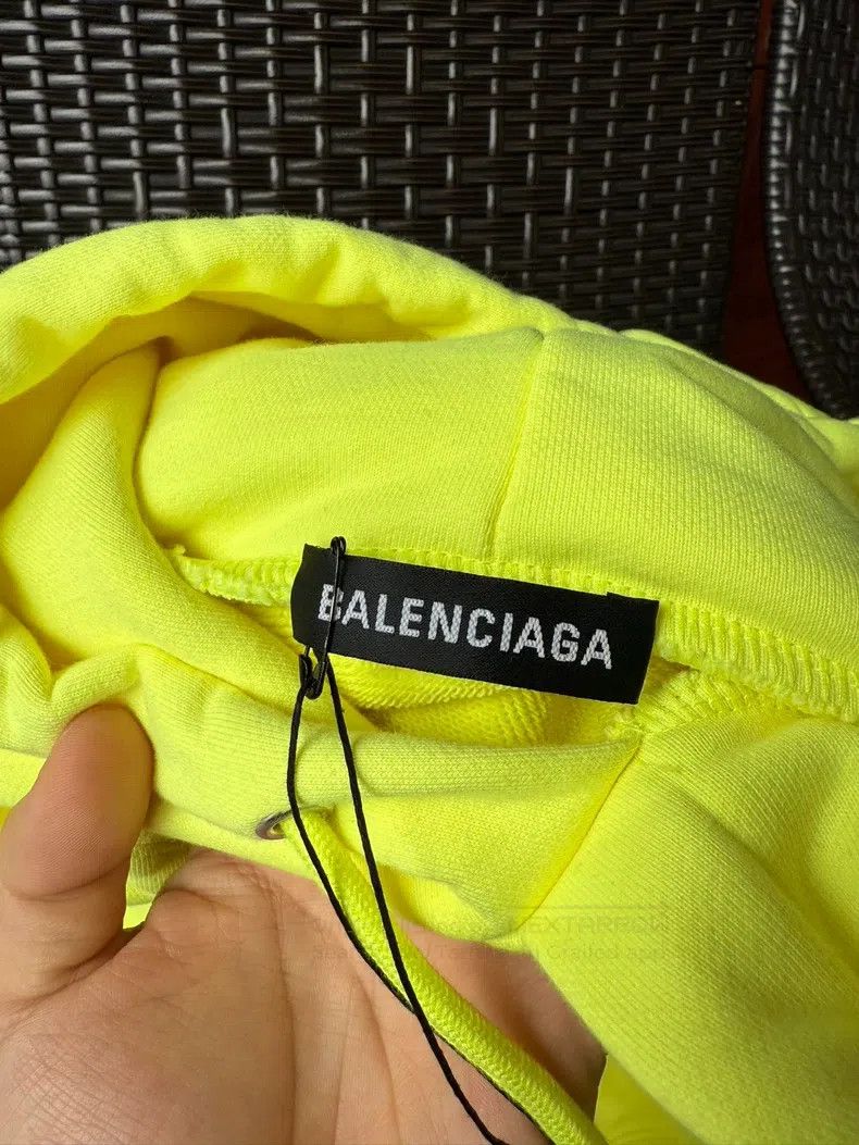 Balenciaga Balenciaga Fluorescent Yellow CREW Sweatshirt Size US S / EU 44-46 / 1 - 3 Thumbnail