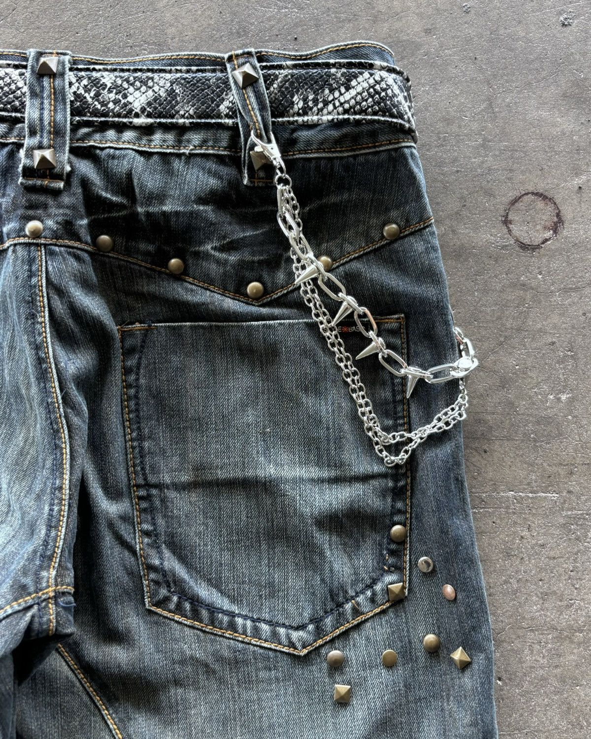 If Six Was Nine × Japanese Brand × Le Grande Bleu (L.G.B.) 2000s Style Basic Studded Denim Jeans Size US 29 - 9 Thumbnail