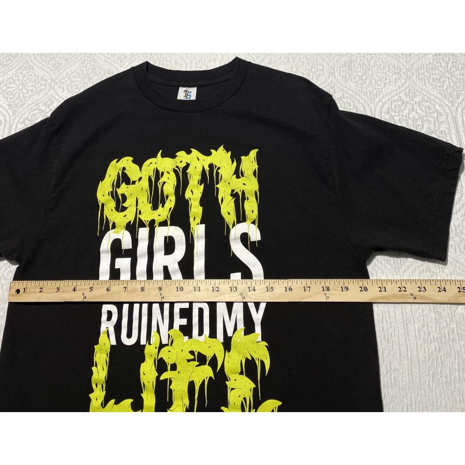 Vintage VINTAGE Teestyled Shirt Mens Large Black Goth Girls Ruined My Life Graphic Tee Size US L / EU 52-54 / 3 - 4 Thumbnail