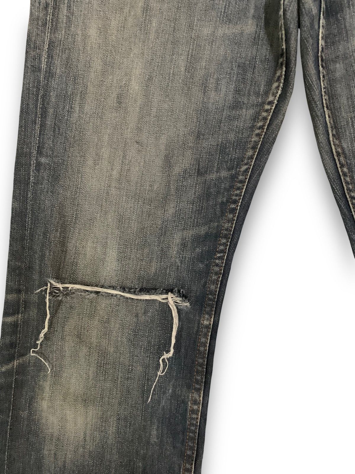 Undercover × Uniqlo Vintage Y2K Uniqlo UJ Faded Straight Leg Distressed Jeans Size US 29 - 7 Thumbnail