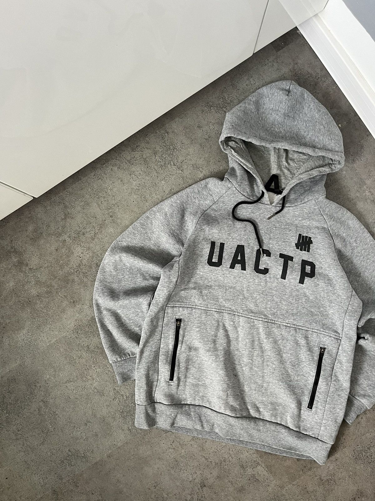 Undefeated × Vintage Undefeated x UACTP Grey Hoodie Size S Size US S / EU 44-46 / 1 - 2 Thumbnail