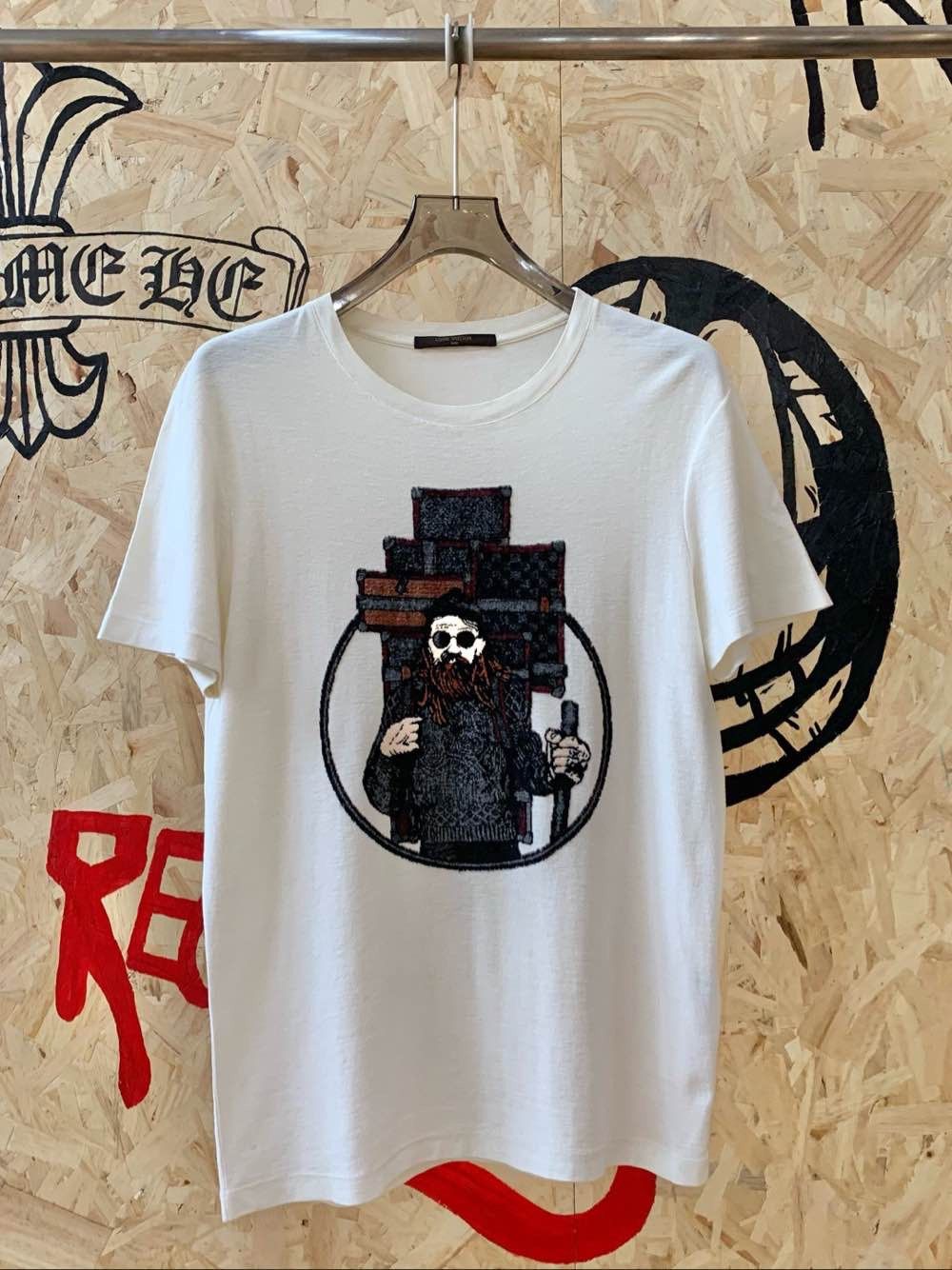 Louis Vuitton Louis Vuitton Graphic T-Shirt Size S Size US S / EU 44-46 / 1 - 1 Thumbnail