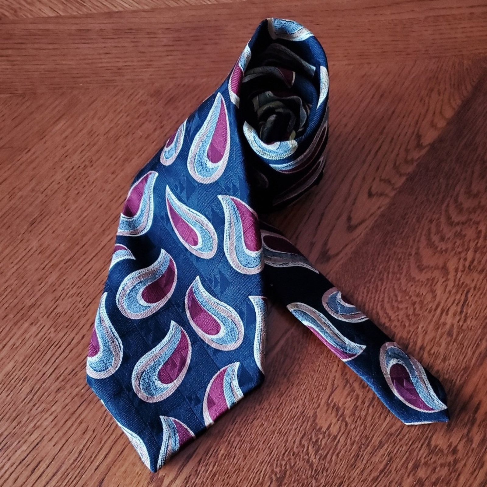 Robert Talbott TALBOTT STUDIOS * NORDSTROMS VINTAGE SILK MENS TIE Size ONE SIZE - 1 Thumbnail