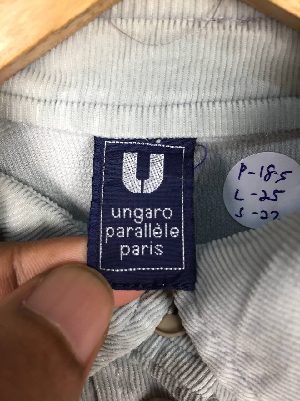 Ungaro Paris × Vintage Vtg Ungaro Parallele Paris Double Pocket Corduroy Shirt Size M / US 6-8 / IT 42-44 - 14 Thumbnail