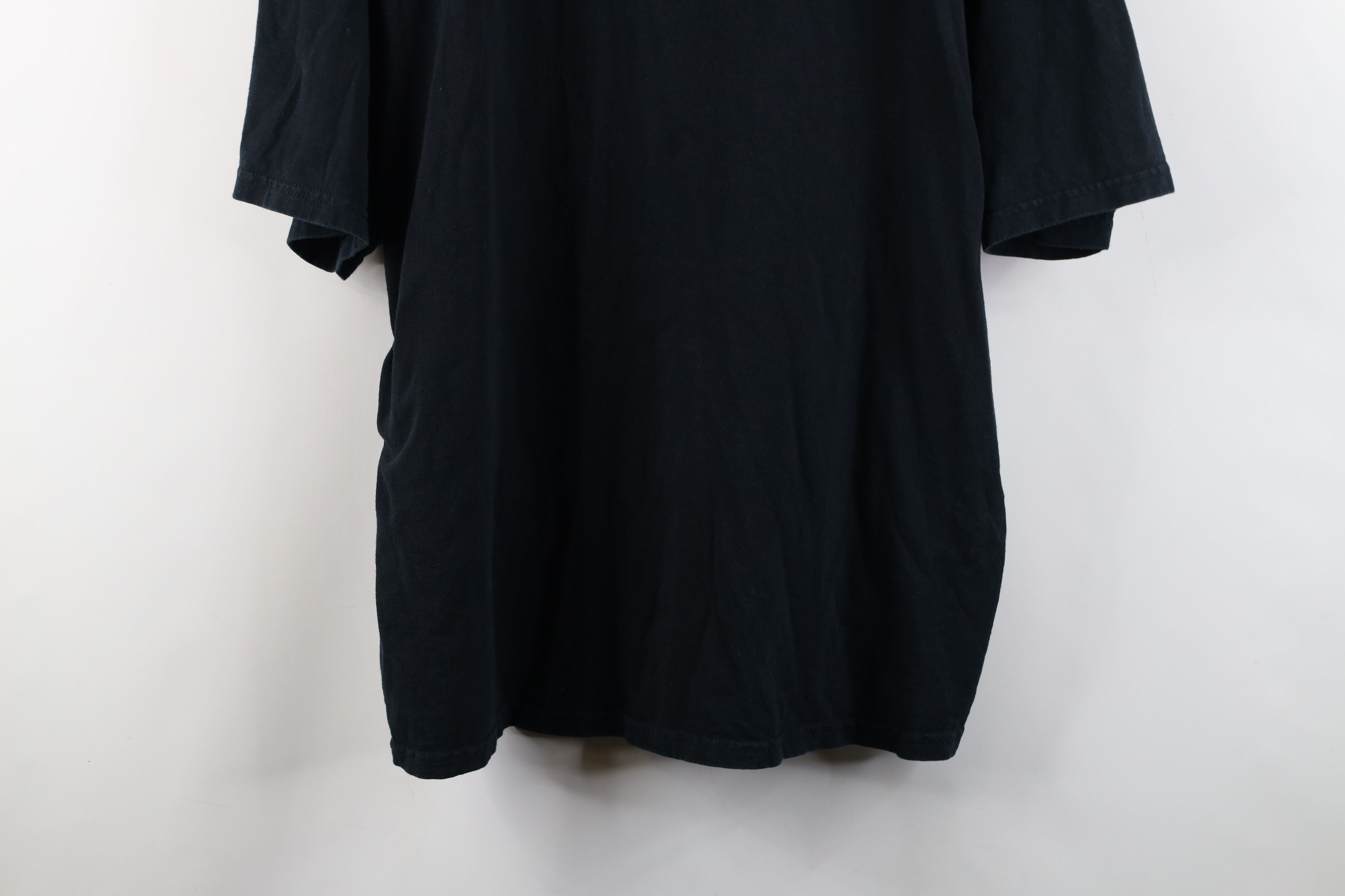 Vintage Vintage 90s Streetwear Absolut Vodka Raspberri T-Shirt Black Size US XXL / EU 58 / 5 - 3 Thumbnail