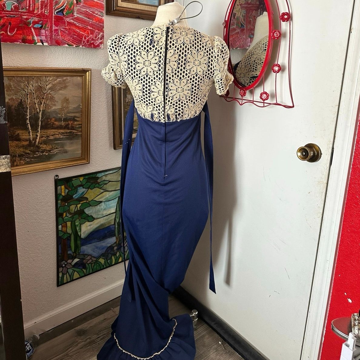 Other infinity navy blue cream lace vintage formal dress Size S / US 4 / IT 40 - 4 Thumbnail
