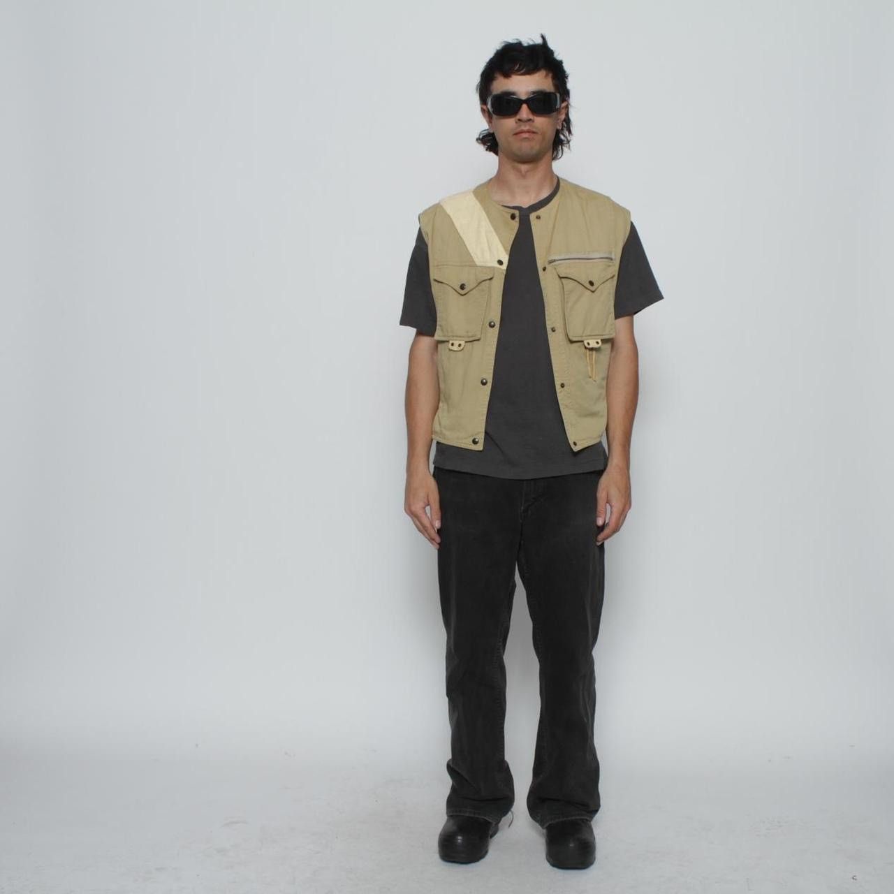 Vintage TAN TECHNICAL VEST BY TUTTI INSIEME Size US L / EU 52-54 / 3 - 3 Thumbnail