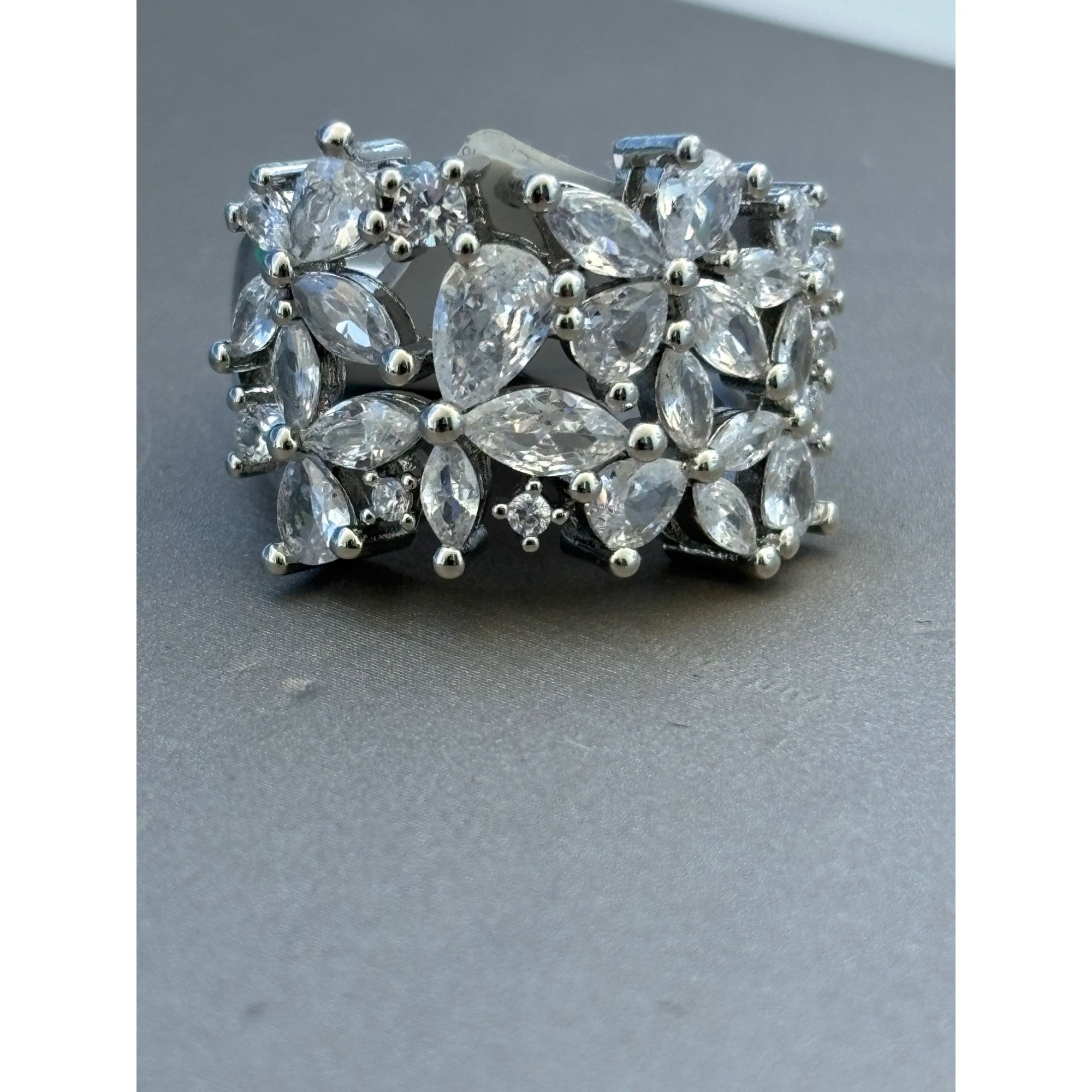 Other Elegant Silver-Tone Zirconia Cluster Statement Ring 6 Size ONE SIZE - 1 Thumbnail