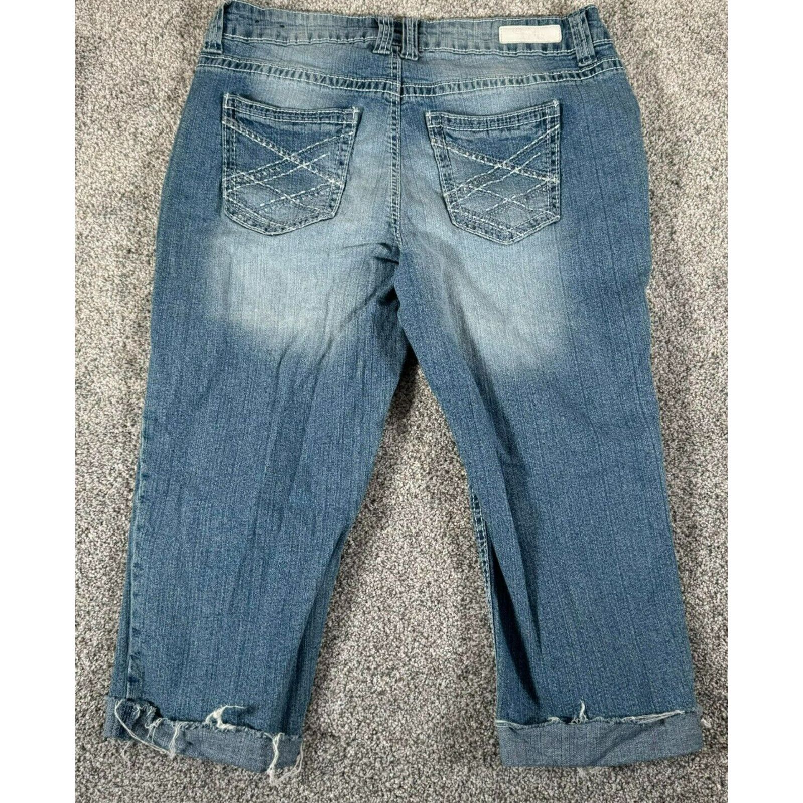 Other Y2K Capri Jeans Womens 8 Cuffed Distressed Grunge Ripped Size 30" / US 8 / IT 44 - 16 Thumbnail