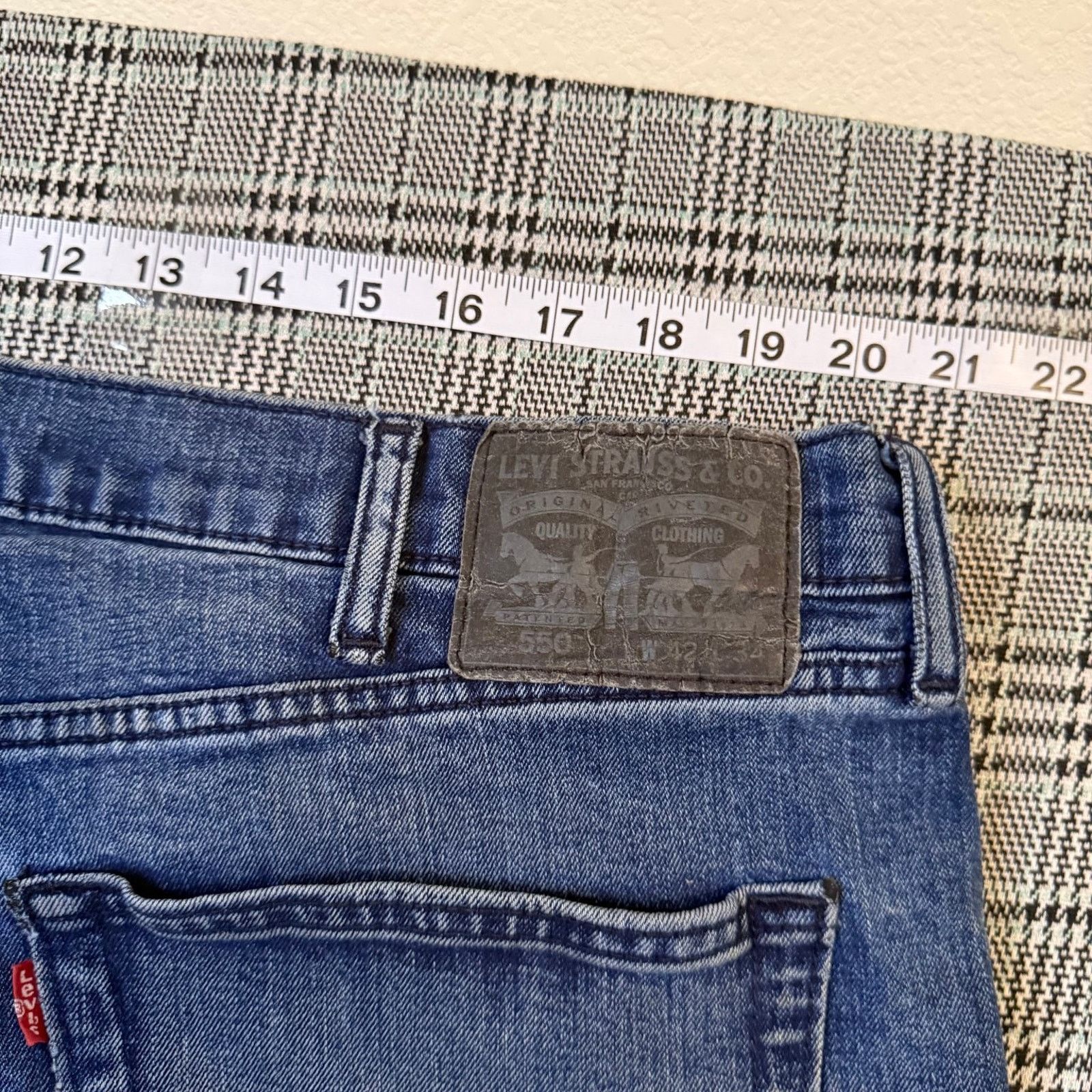 Levi's Levi's 550 Men's Jeans Blue Denim Relaxed Straight Leg 34x32 Size US 34 / EU 50 - 2 Thumbnail