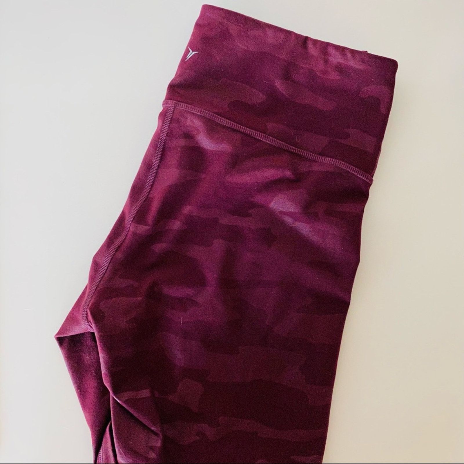 Old Navy OLD NAVY Purple Camo Print High Rise Waisted Biker Shorts 8" Size 29" - 8 Thumbnail