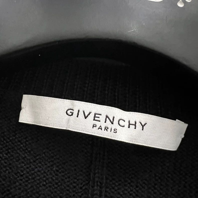 Givenchy Givenchy Front LOVE Print Sweater, Size M Size US M / EU 48-50 / 2 - 3 Thumbnail