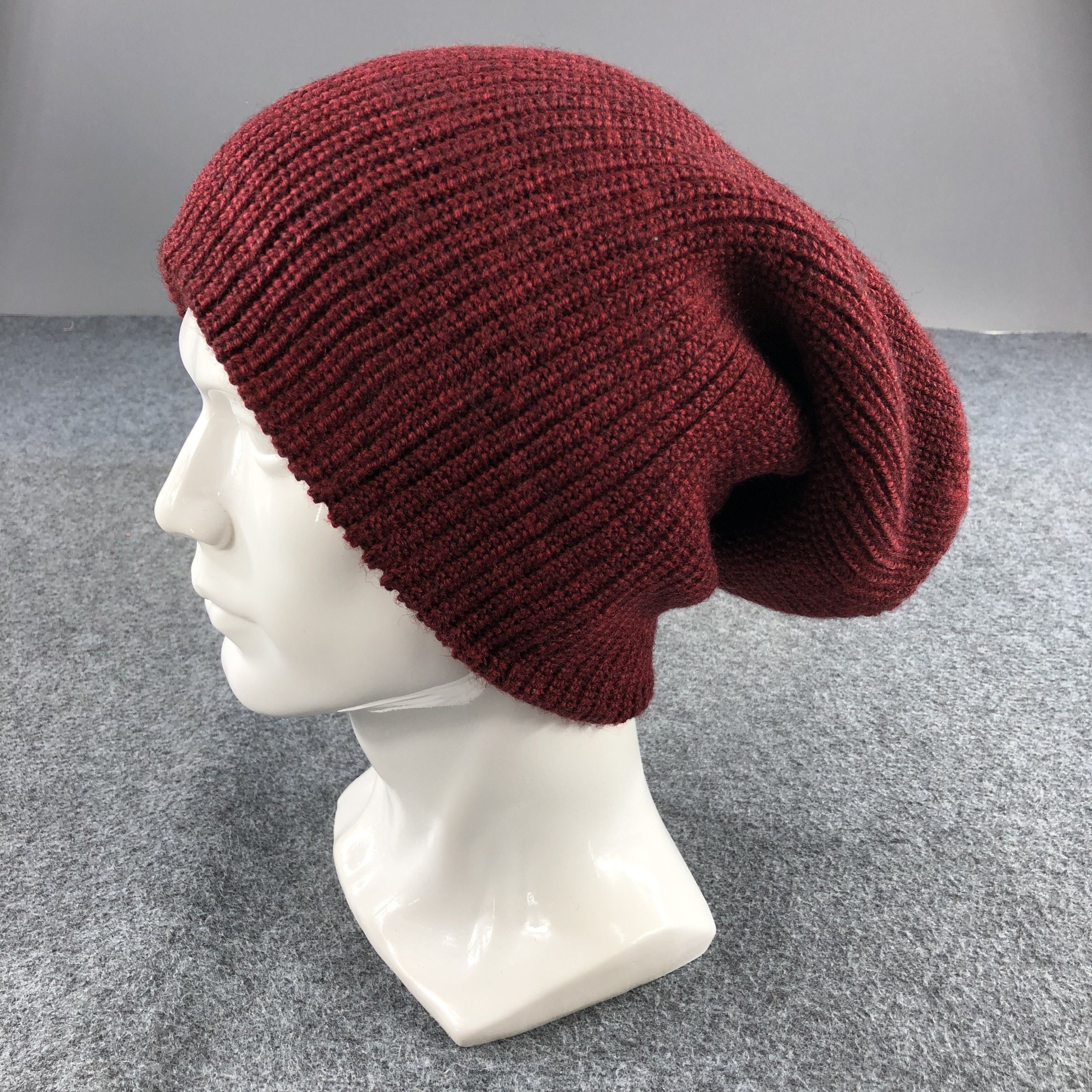 Unknown Slouchy Red Beanie Snowcap Snow Hat B318