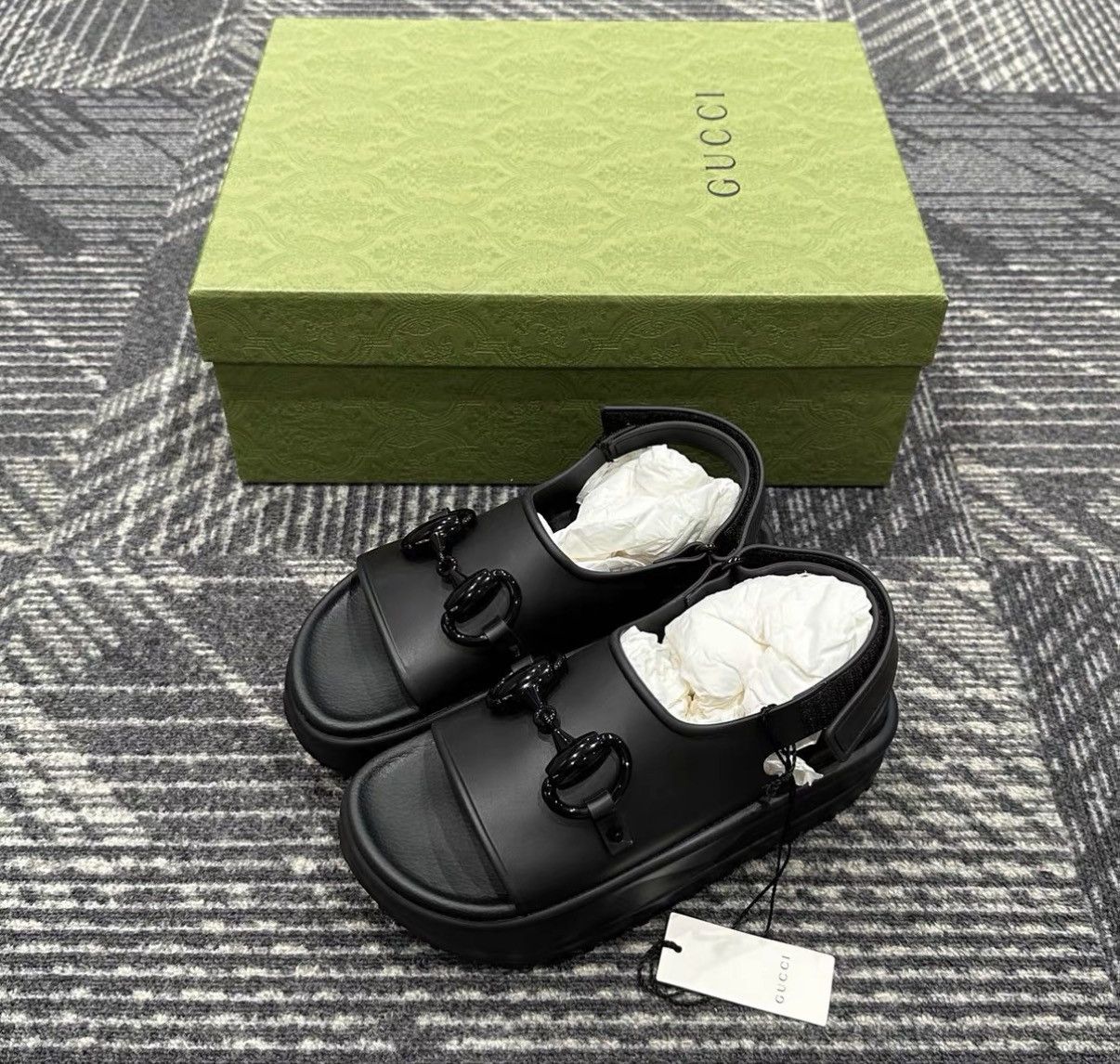 Gucci Gucci Interlocking Horsebit Platform Slide Sandals J42 Size US 6 / IT 36 - 1 Thumbnail