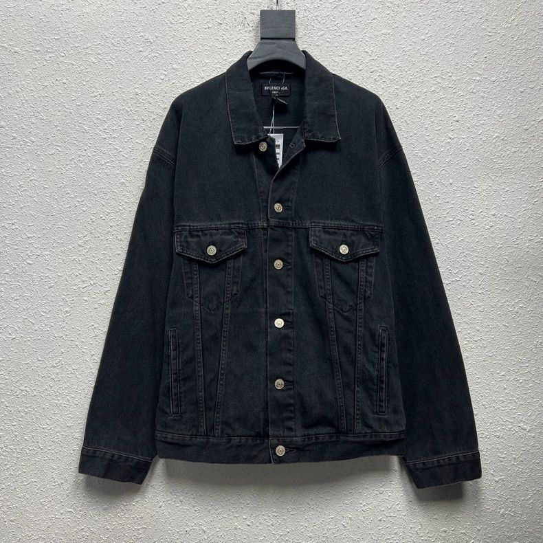Balenciaga Balenciaga Make old graffiti cowboy coats Size US L / EU 52-54 / 3 - 1 Thumbnail