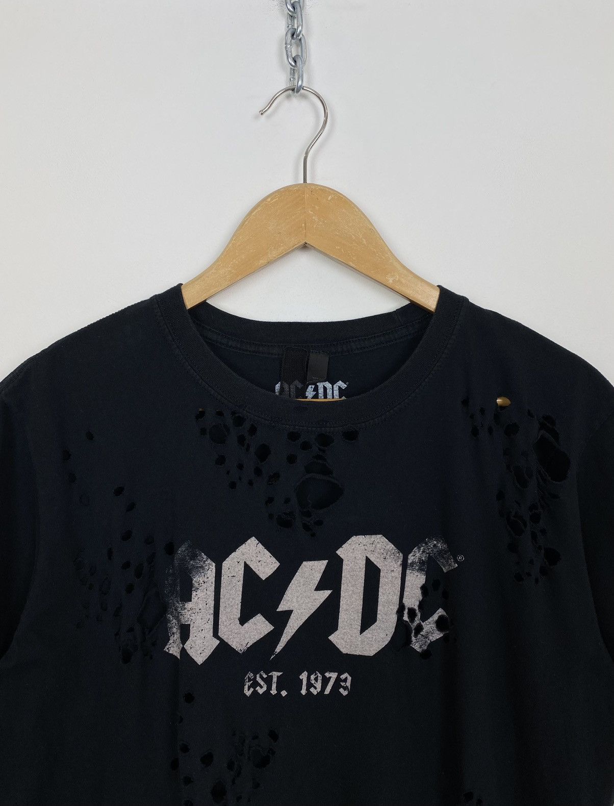 Band Tees AC/DC Short Sleeve Tattered T-Shirt Rock World Tour Black Size US XL / EU 56 / 4 - 2 Thumbnail