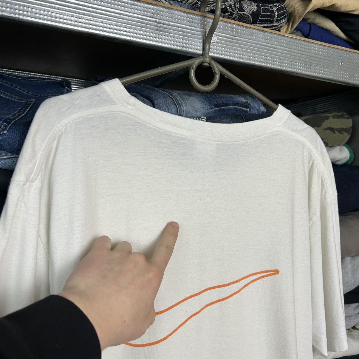 Nike Vintage Nike Big Swoosh 90’s Streetwear y2k tee size L Size US L / EU 52-54 / 3 - 15 Thumbnail