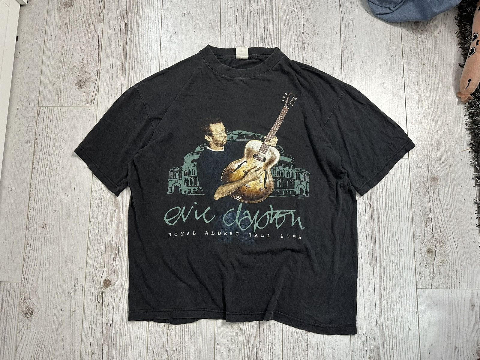 Band Tees × Vintage Eric Clapton Royal albert Hall 1995 singe stitch t-shirt Size US XL / EU 56 / 4 - 1 Thumbnail
