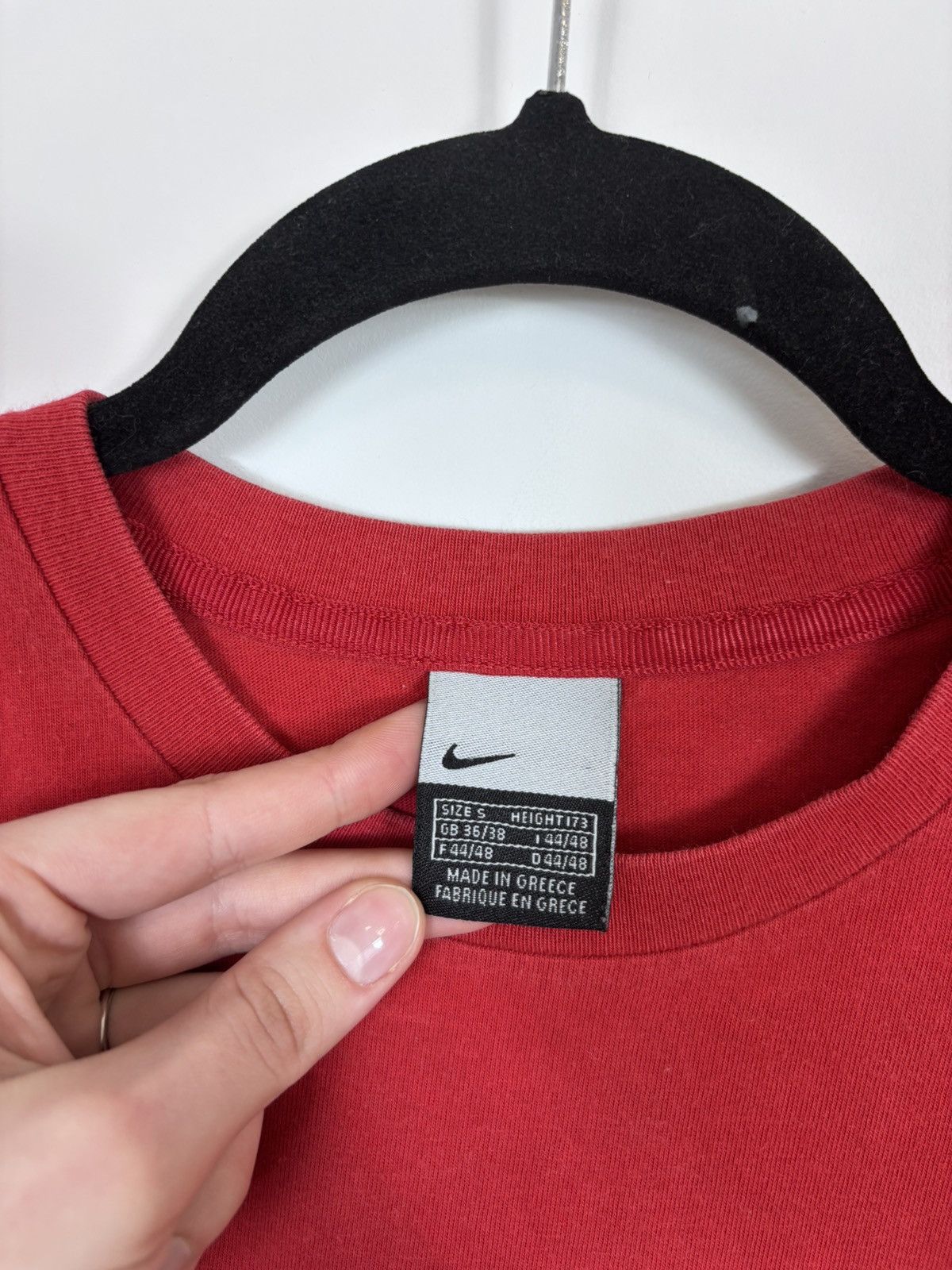 Nike Vintage Nike Y2K Red Swoosh Hype T-Shirt Tee Size US S / EU 44-46 / 1 - 9 Thumbnail