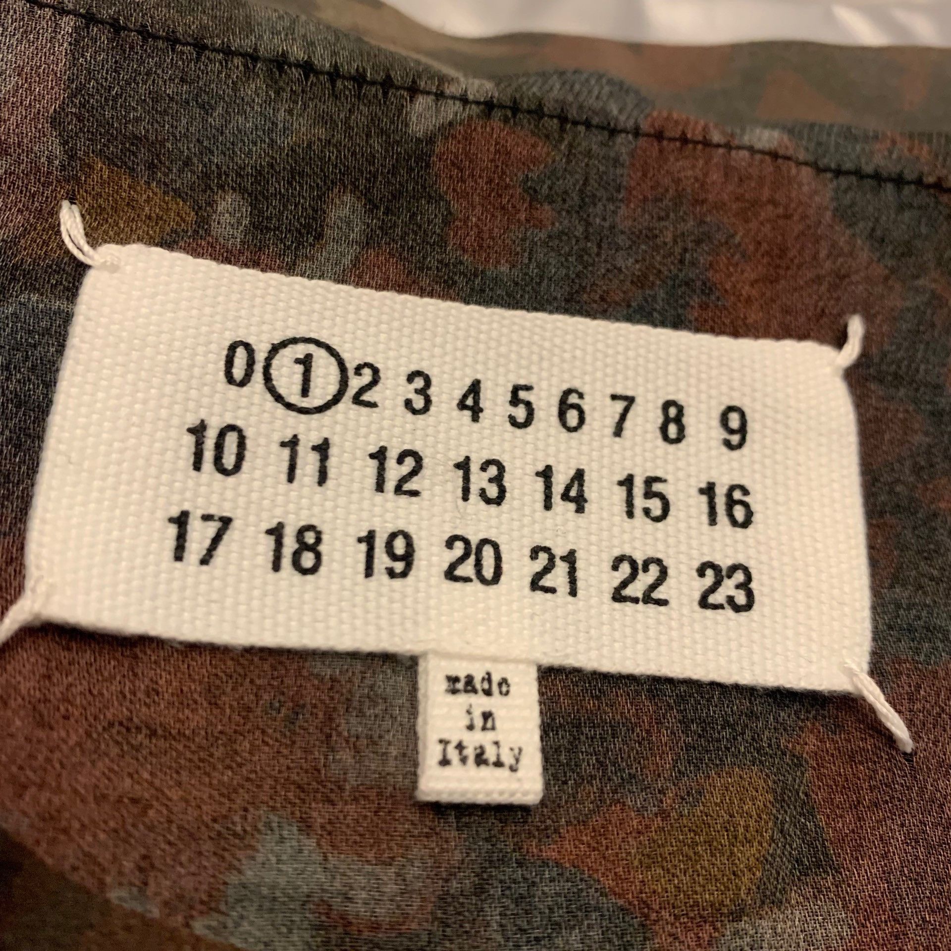 Maison Margiela Maison Margiela Old classic fake two-piece style short slee Size US M / EU 48-50 / 2 - 2 Thumbnail