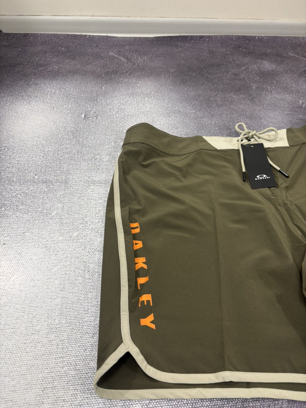 Oakley Oakley Solid Boardshort 18" NWT Men’s Swim Shorts Dark Brush Size US 38 / EU 54 - 5 Thumbnail