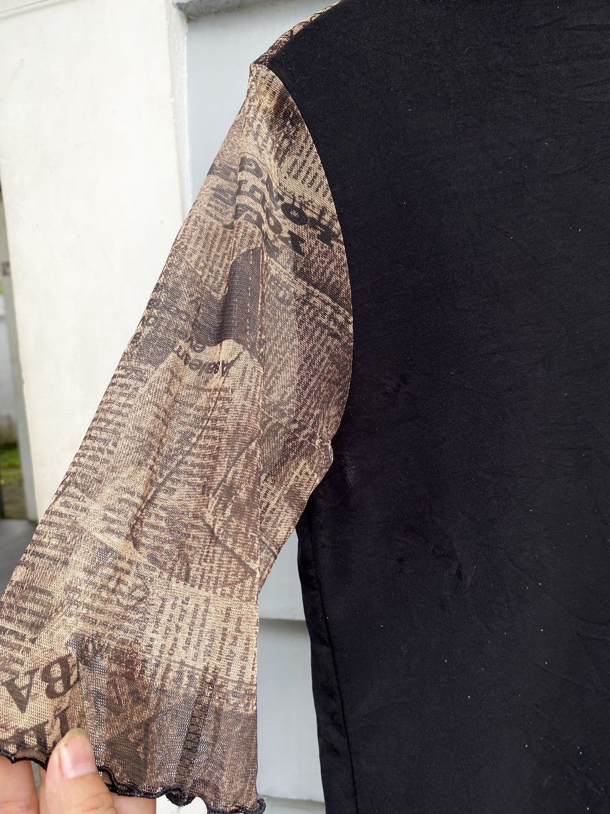If Six Was Nine Evident Newspaper Ruffle Accent Tee John Galliano Style Size US M / EU 48-50 / 2 - 5 Thumbnail