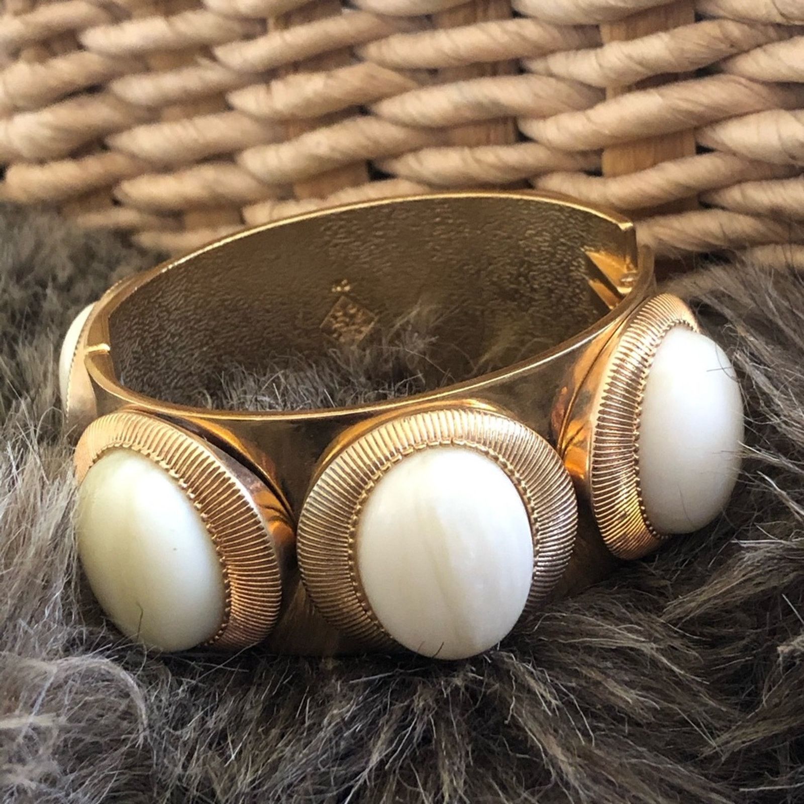 Vintage Vintage Two Sisters cream quartz stone bracelet Size ONE SIZE - 5 Thumbnail
