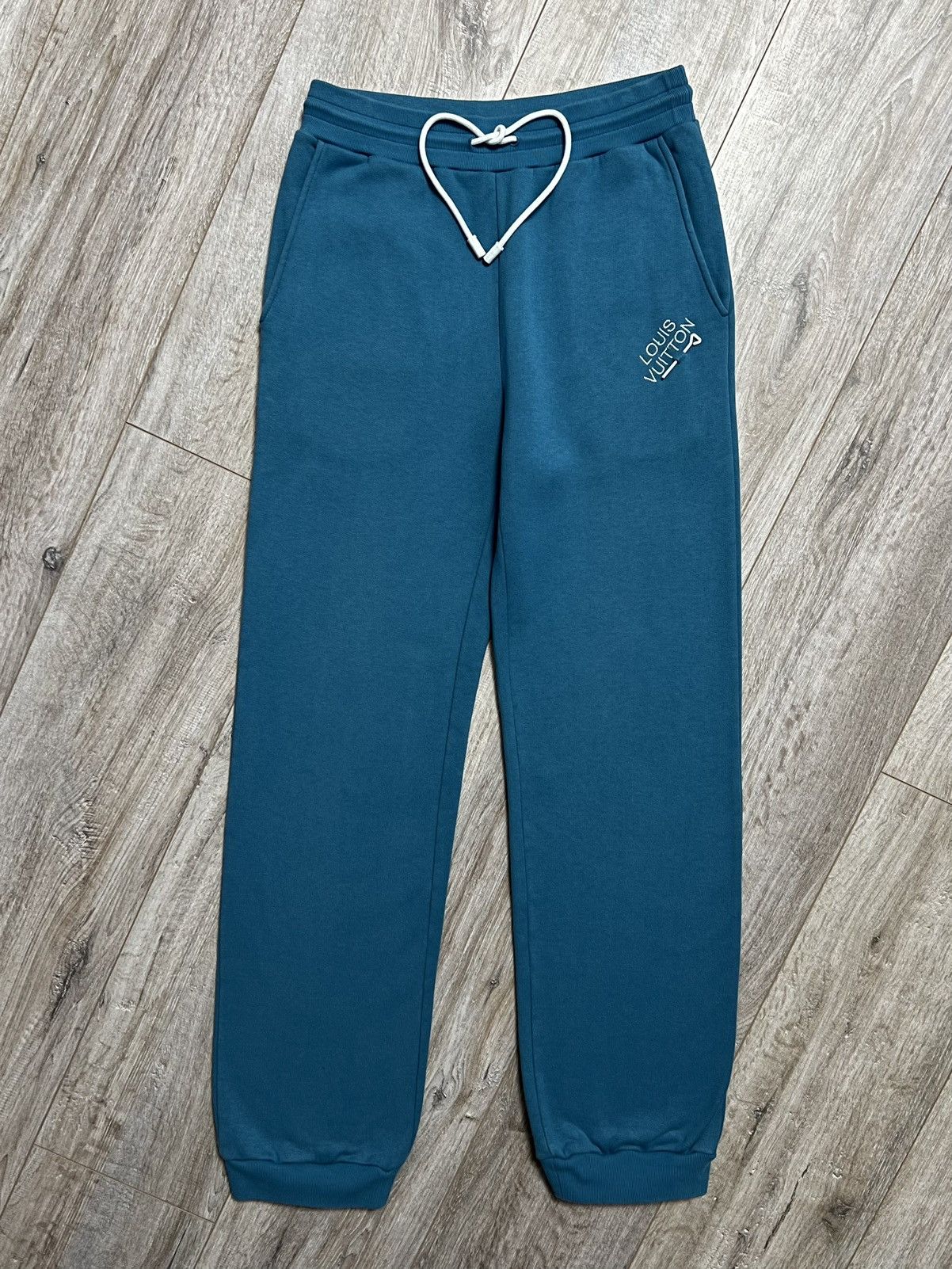Louis Vuitton LOUIS VUITTON Sweatsuit LV Signature Logo Hoodie/Pants Set Size US S / EU 44-46 / 1 - 19 Thumbnail