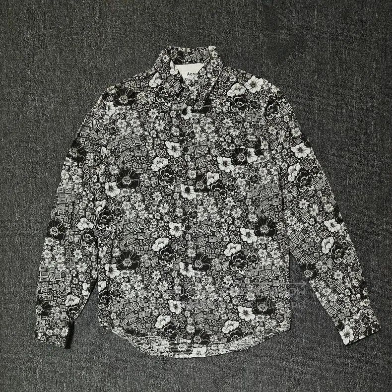Balenciaga Acne Studios Floral Print Button. Size US M / EU 48-50 / 2 - 1 Thumbnail