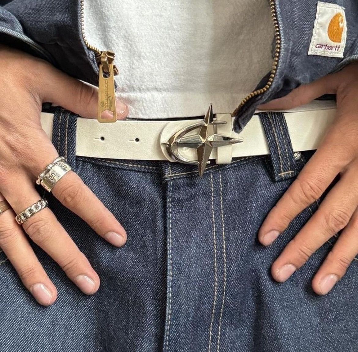 Vintage y2k 2000s star futuristic emblem white and silver slim belt Size ONE SIZE - 1 Thumbnail