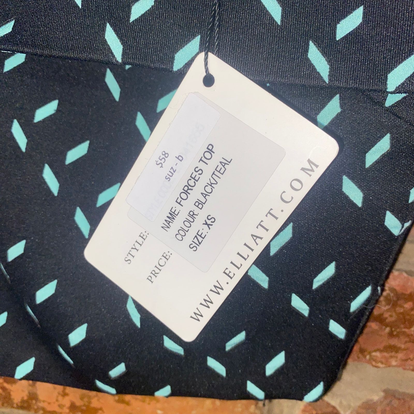 ELLIATT NWT Elliatt Black Teal Printed Off-The-Shoulder Crop Top XS Size XS / US 0-2 / IT 36-38 - 7 Thumbnail