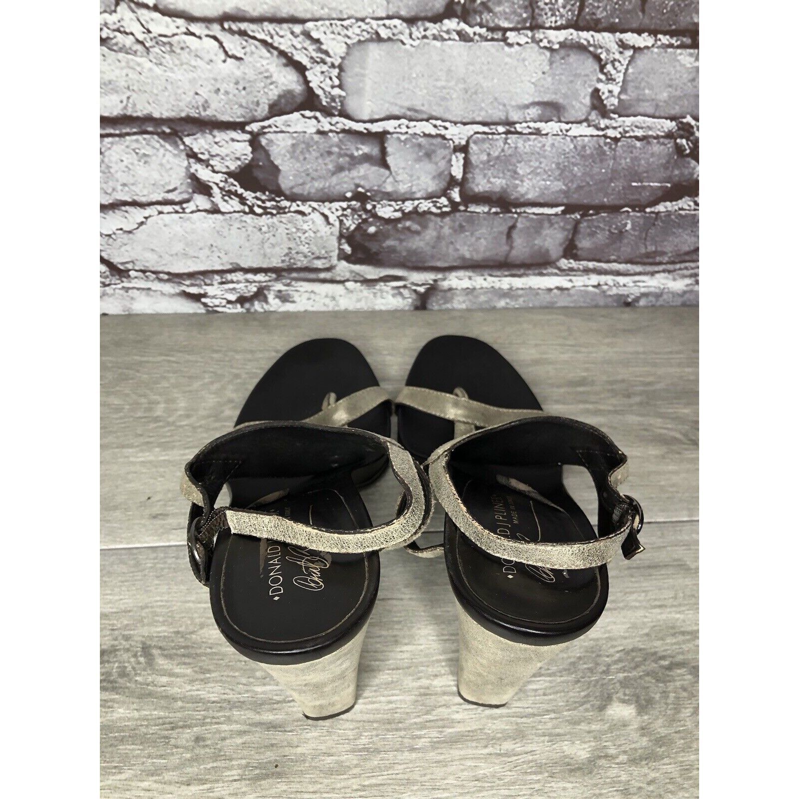 Donald Pliner Donald J. Pliner Peggy Gray Shimmer Leather T- Strap Heels S Size US 11 / IT 41 - 5 Thumbnail