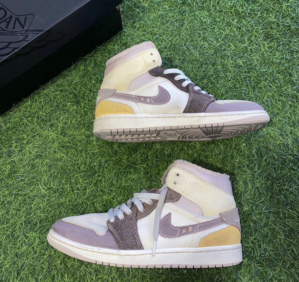 Jordan Brand Air Jordan 1 Mid SE Craft ‘Inside Out - Taupe Haze’ 2023 Size US 8.5 / EU 41-42 - 3 Thumbnail