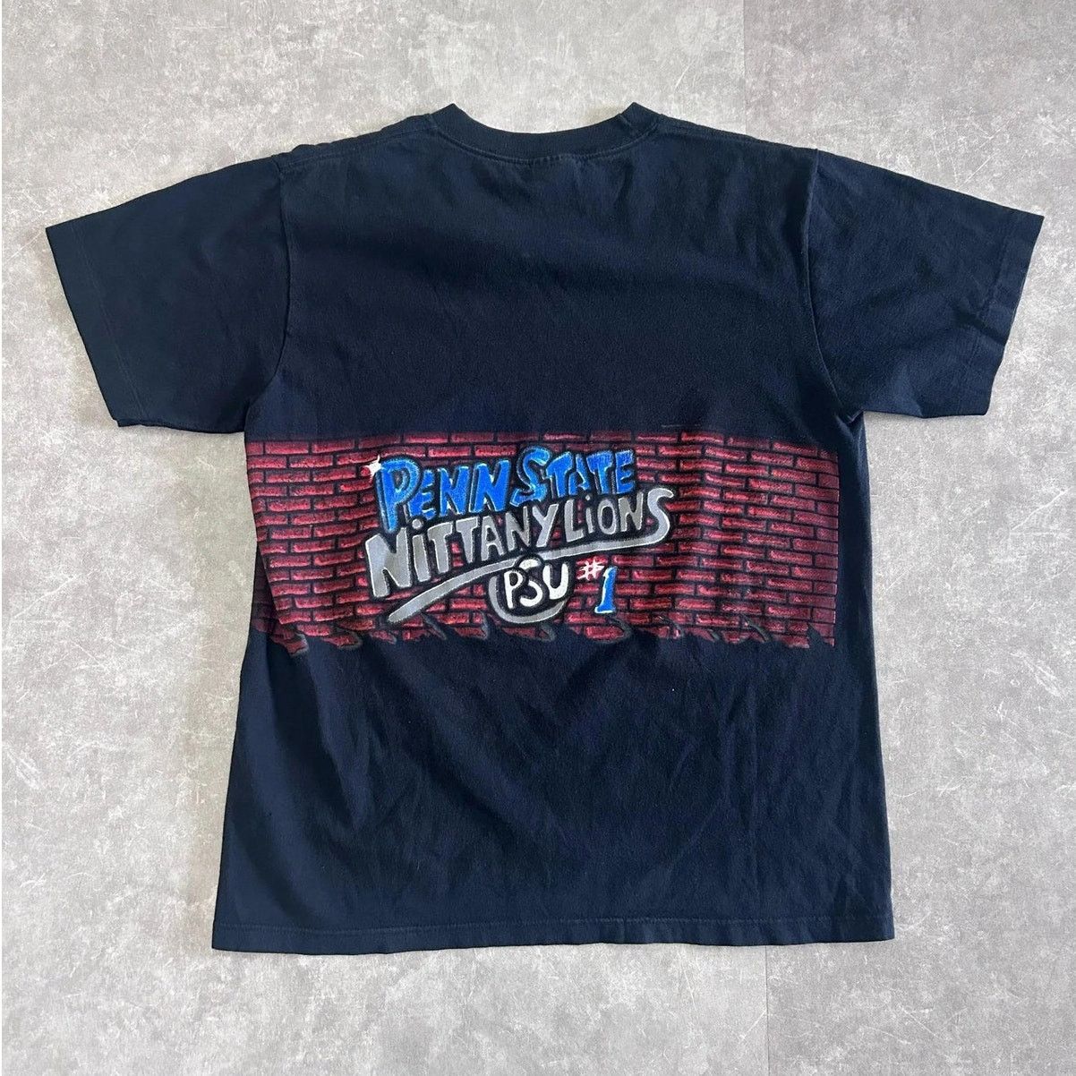 Vintage 90s Vintage Penn State Black Wrap Around T Shirt Size L Size US L / EU 52-54 / 3 - 3 Thumbnail