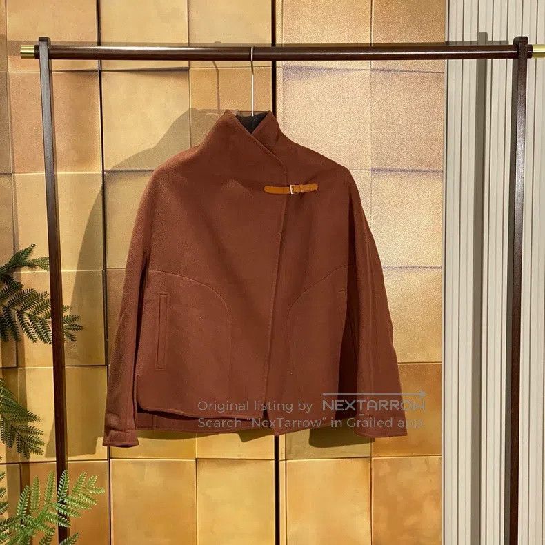 Hermes Hermes Caramel Brown Leather Buckle Double-Faced Cashmere Size XXS / US 00 / IT 34 - 1 Thumbnail