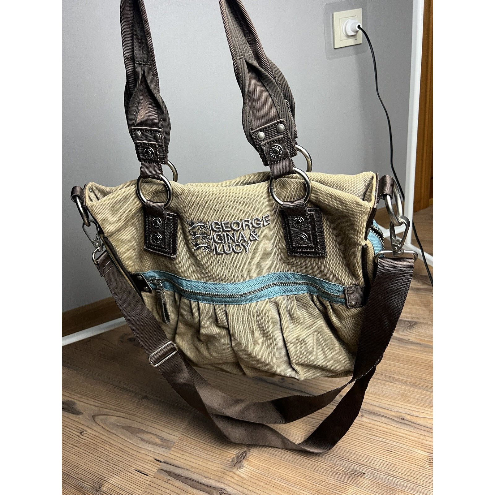 George Gina & Lucy GGL George Gina & Lucy Nouvelle Gardine Beige Gray Shoulder Size ONE SIZE - 10 Thumbnail