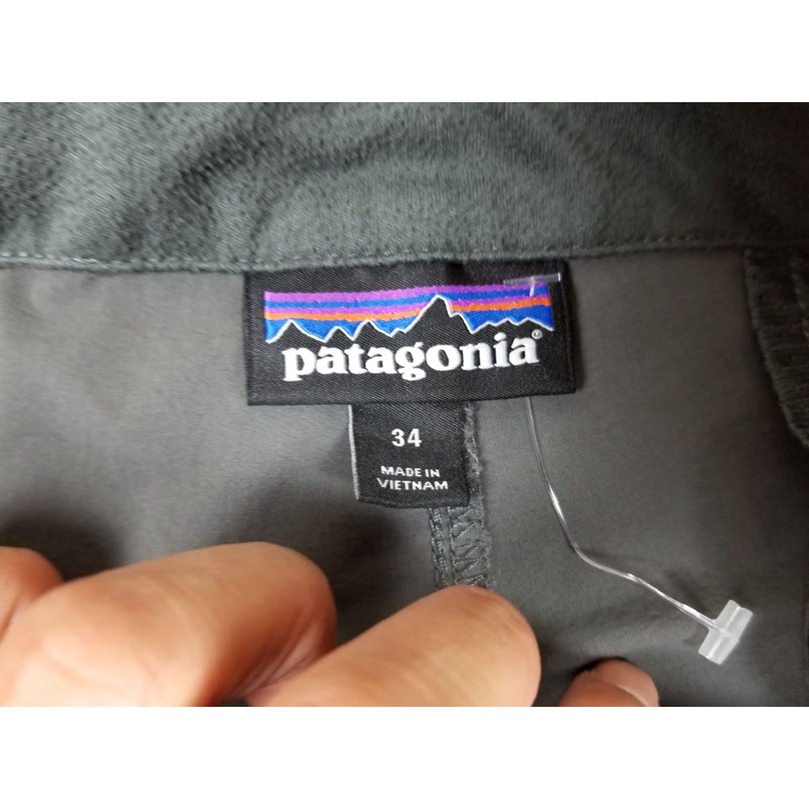 Patagonia Patagonia Gray Point Peak Trail Pants Mens 34 Athletic Cotton Denim Belted 33 Inseam 33 Inside Leg 43 Out Side Leg 200 characters max Size US 34 / EU 50 - 3 Thumbnail
