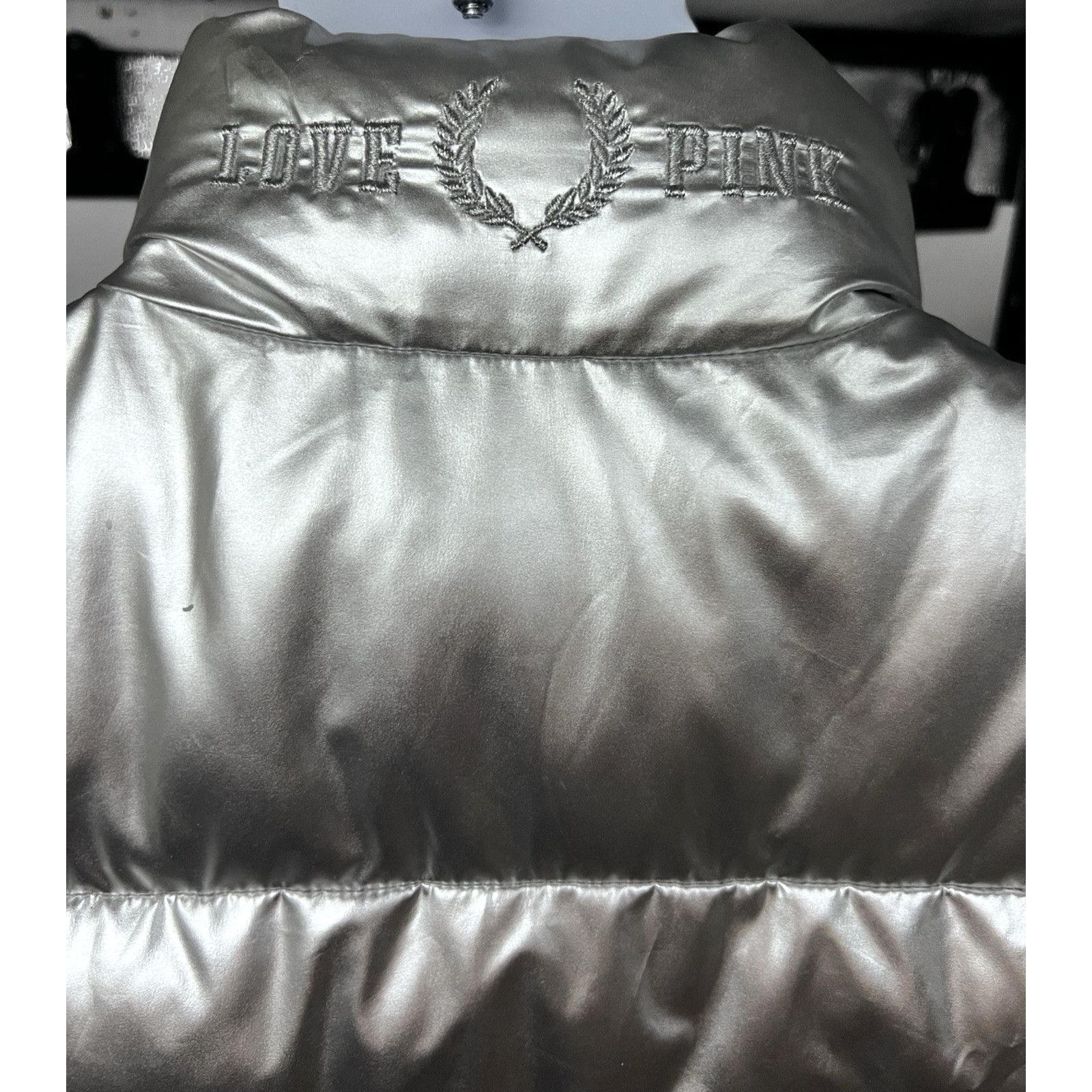 Victoria's Secret Victorias Secret Metallic Silver Zip Up Puffer Vest Jacket L Size L / US 10 / IT 46 - 9 Thumbnail