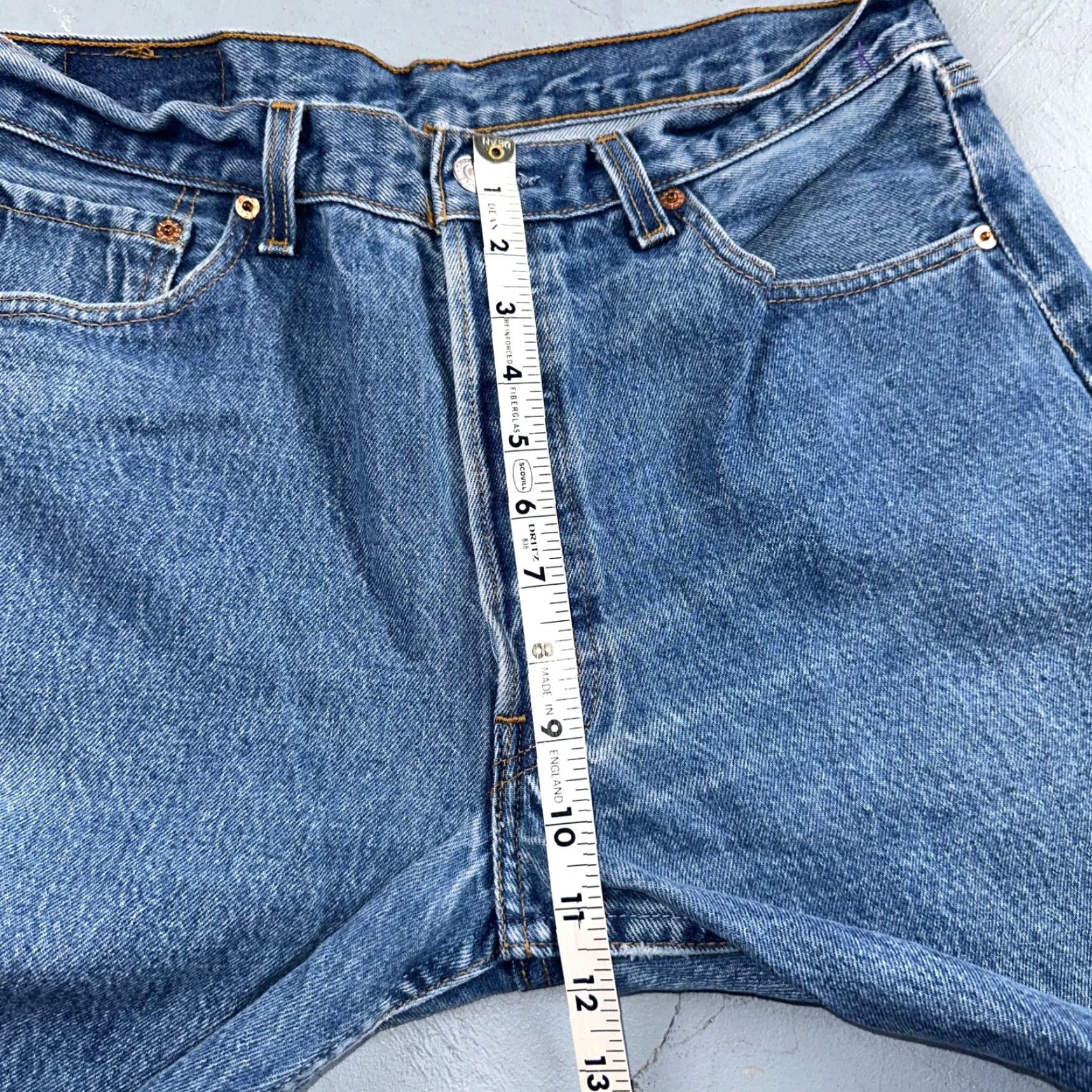 Levi's VINTAGE Levi's 501 Jeans Men Medium Blue 90s USA Straight Fit Denim 34in Inseam Size US 35 - 6 Thumbnail