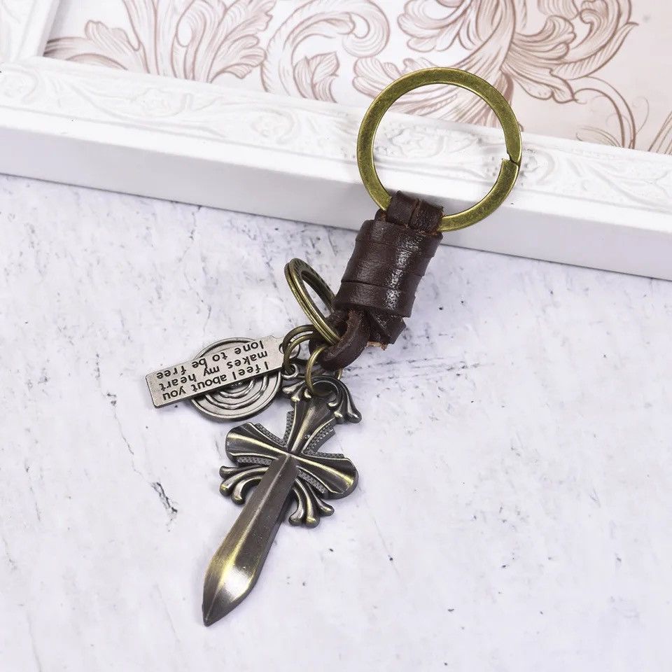 Vintage Vintage Woven Cowhide Keychain Pendant Bronze Cross Pendant Size ONE SIZE - 3 Thumbnail